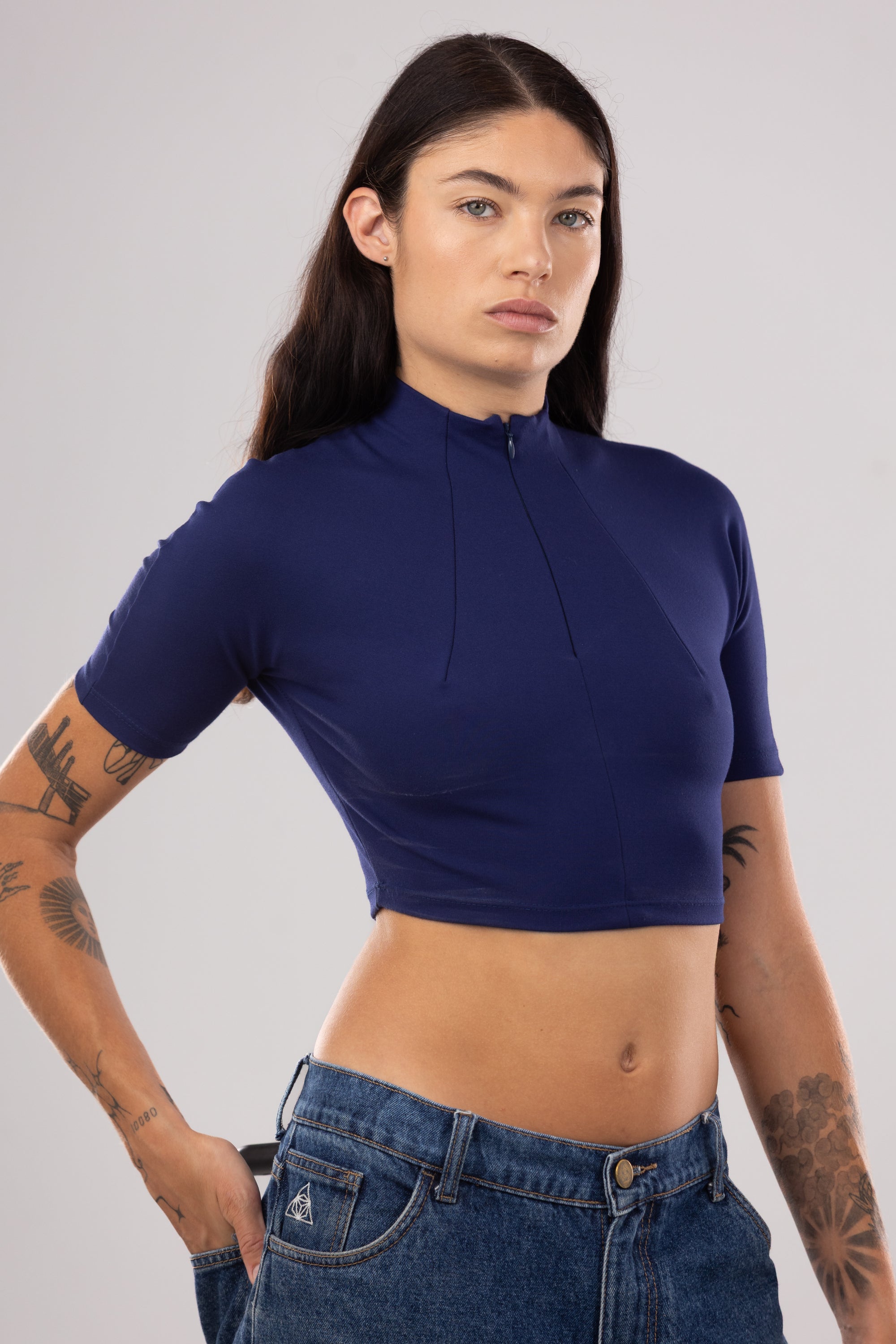 Top Crop Entallado con Pinzas – Azul